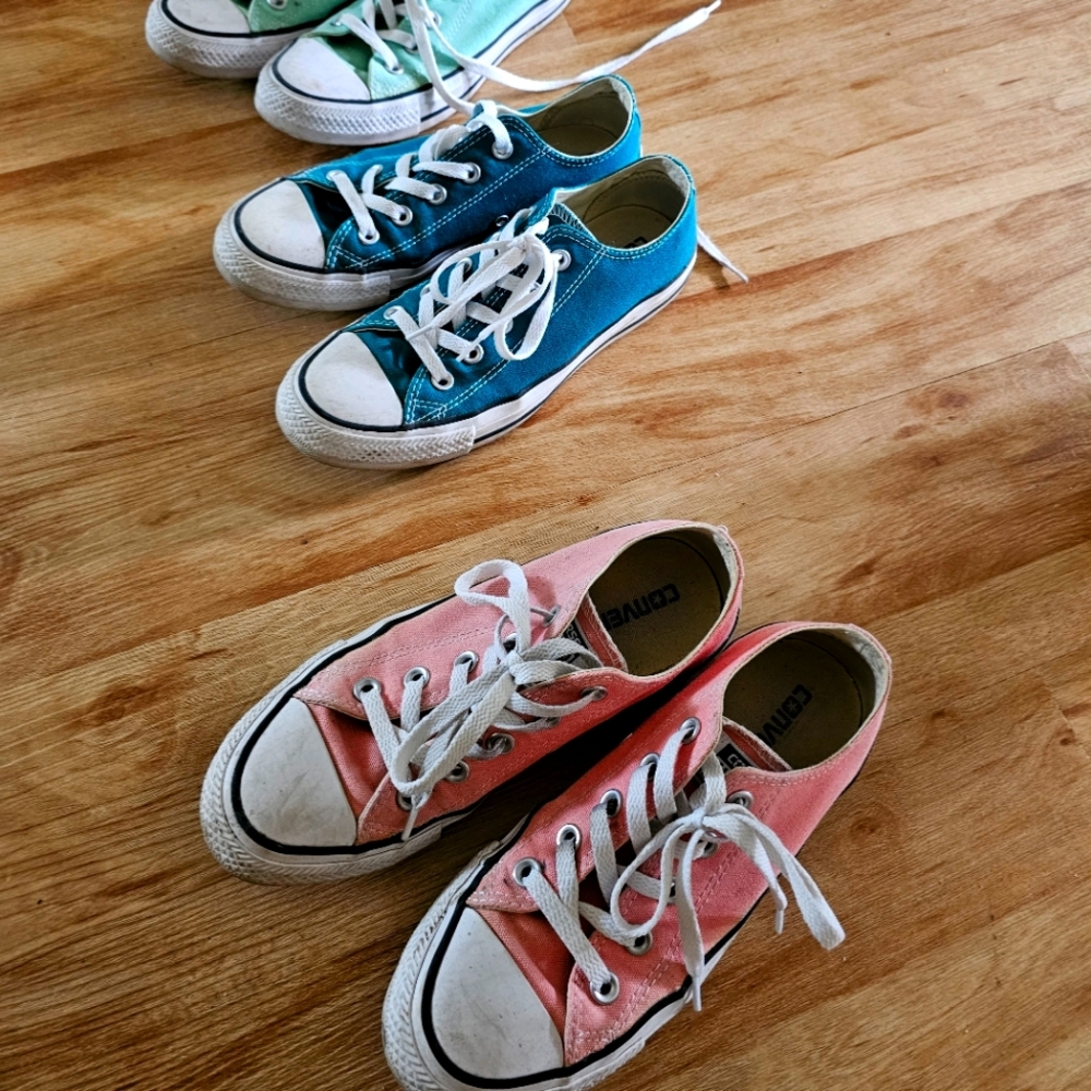 Converse shoes women's size 6